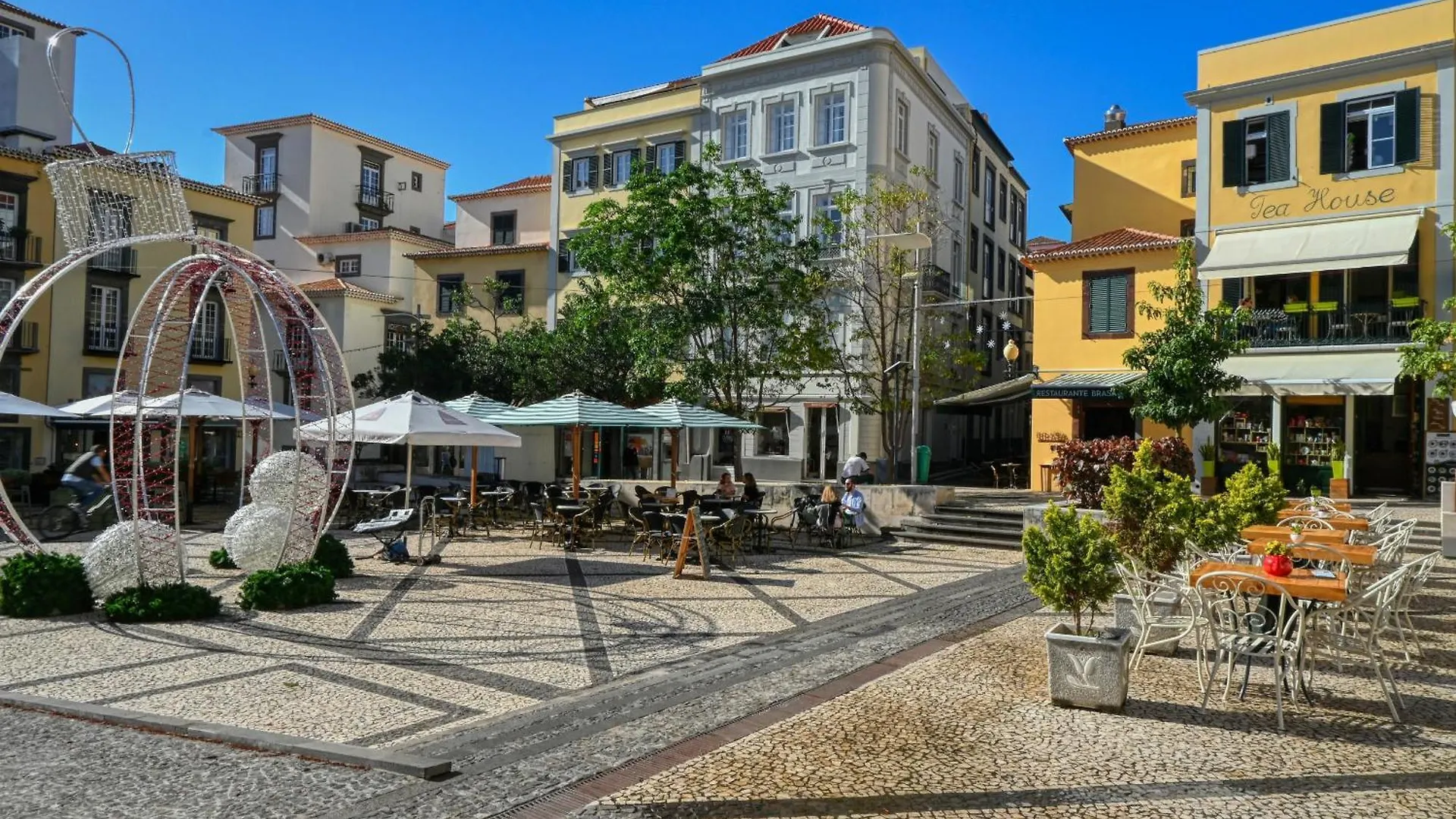 Colombo Square, A Home In Madeira Funchal