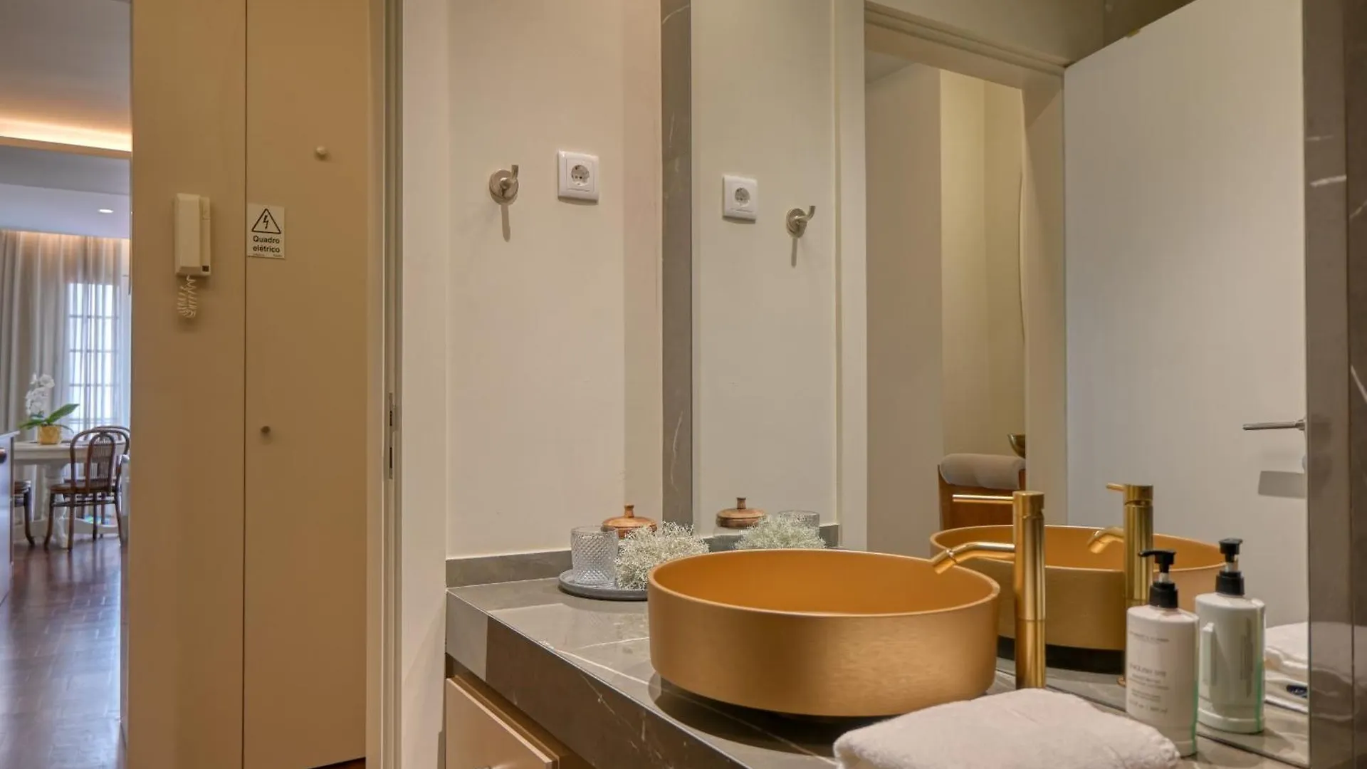 Apartment Colombo Square, A Home In Madeira Funchal
